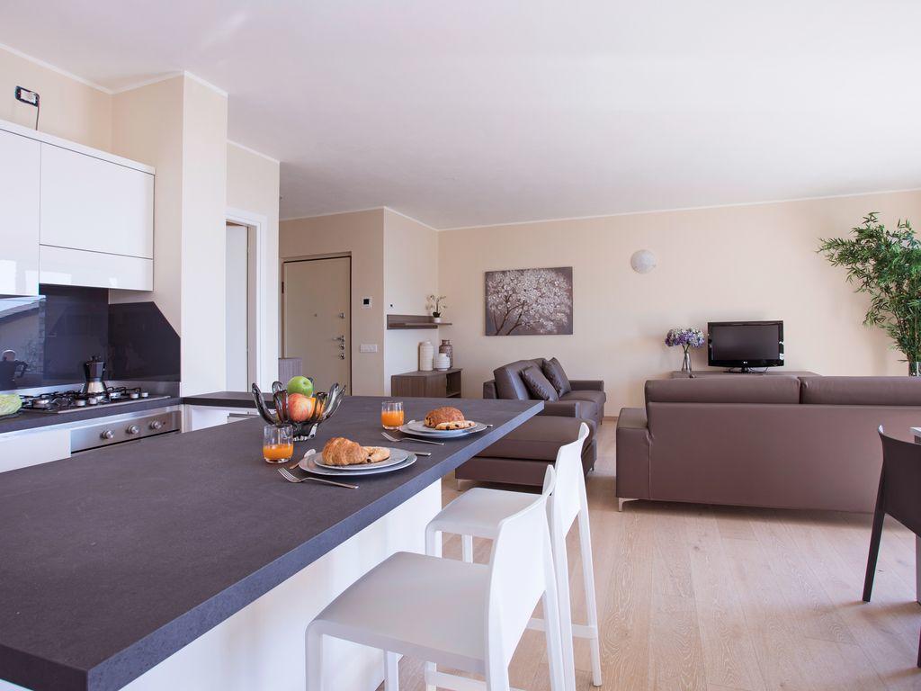 Ossuccio Grande C Home With Pool Sleeps 12 By Italian Apartments Como Eksteriør bilde