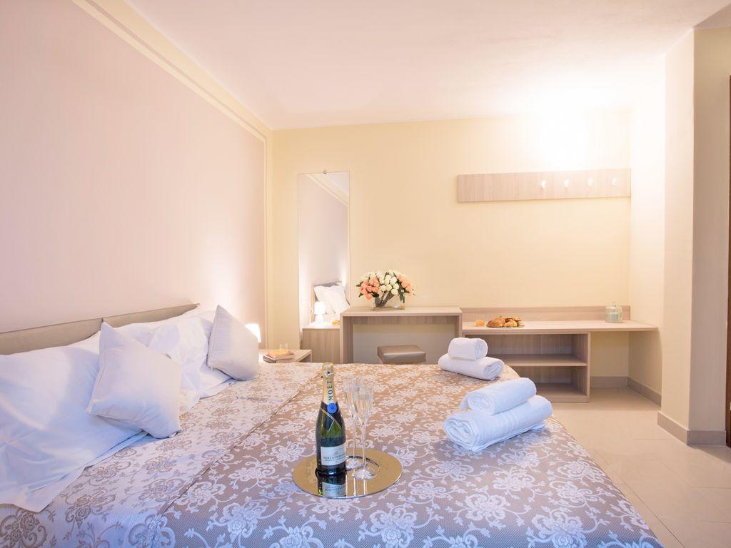 Ossuccio Grande C Home With Pool Sleeps 12 By Italian Apartments Como Eksteriør bilde
