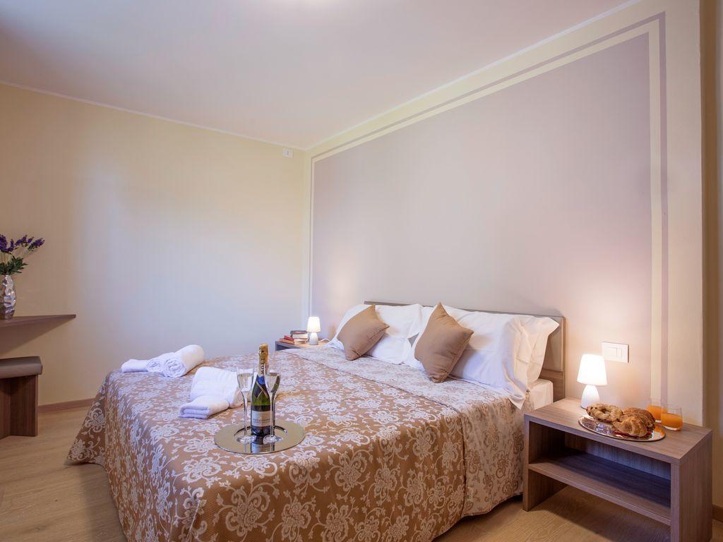 Ossuccio Grande C Home With Pool Sleeps 12 By Italian Apartments Como Eksteriør bilde
