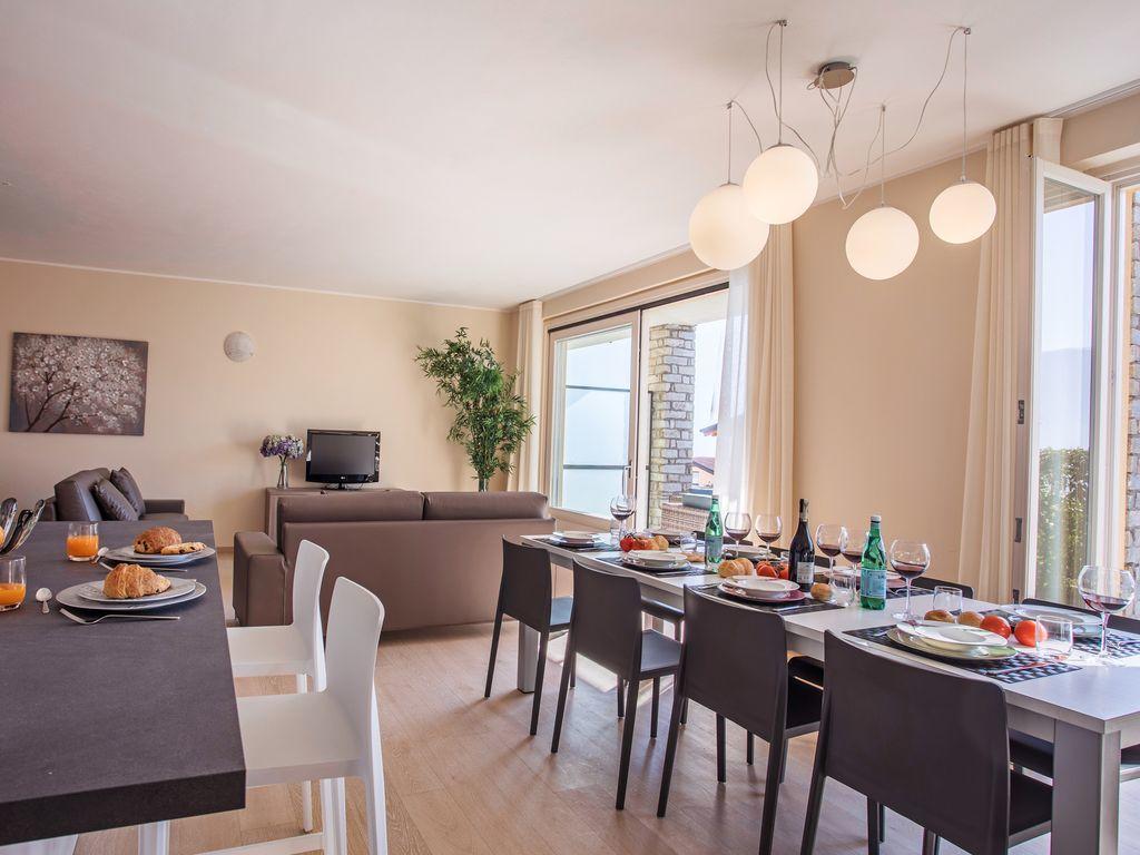 Ossuccio Grande C Home With Pool Sleeps 12 By Italian Apartments Como Eksteriør bilde