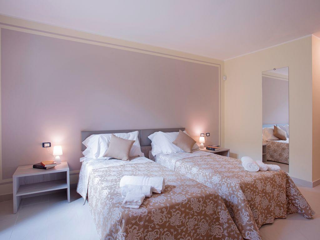 Ossuccio Grande C Home With Pool Sleeps 12 By Italian Apartments Como Eksteriør bilde