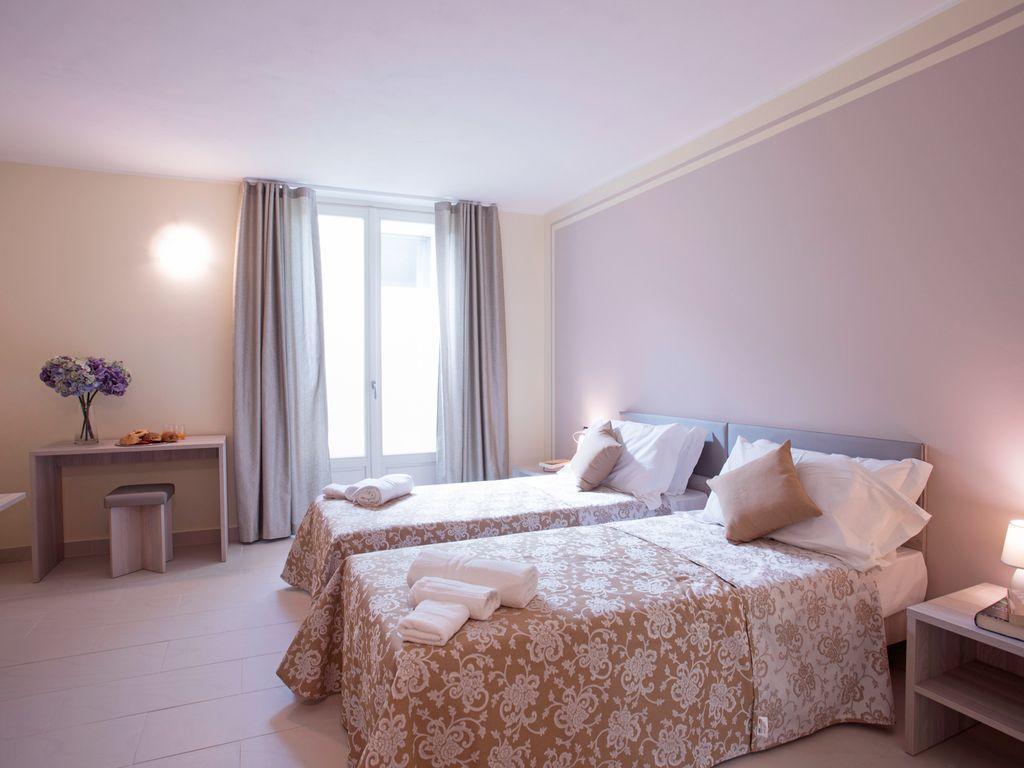 Ossuccio Grande C Home With Pool Sleeps 12 By Italian Apartments Como Eksteriør bilde