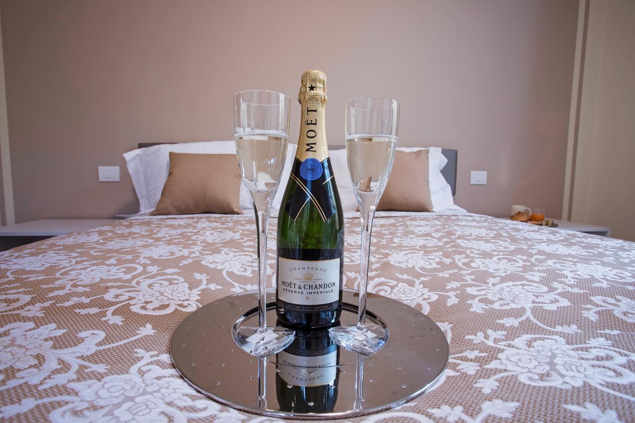 Ossuccio Grande C Home With Pool Sleeps 12 By Italian Apartments Como Eksteriør bilde