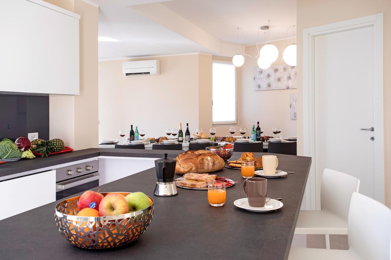 Ossuccio Grande C Home With Pool Sleeps 12 By Italian Apartments Como Eksteriør bilde